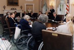 Justin Dart (center) at the White House, September 10, 1997.